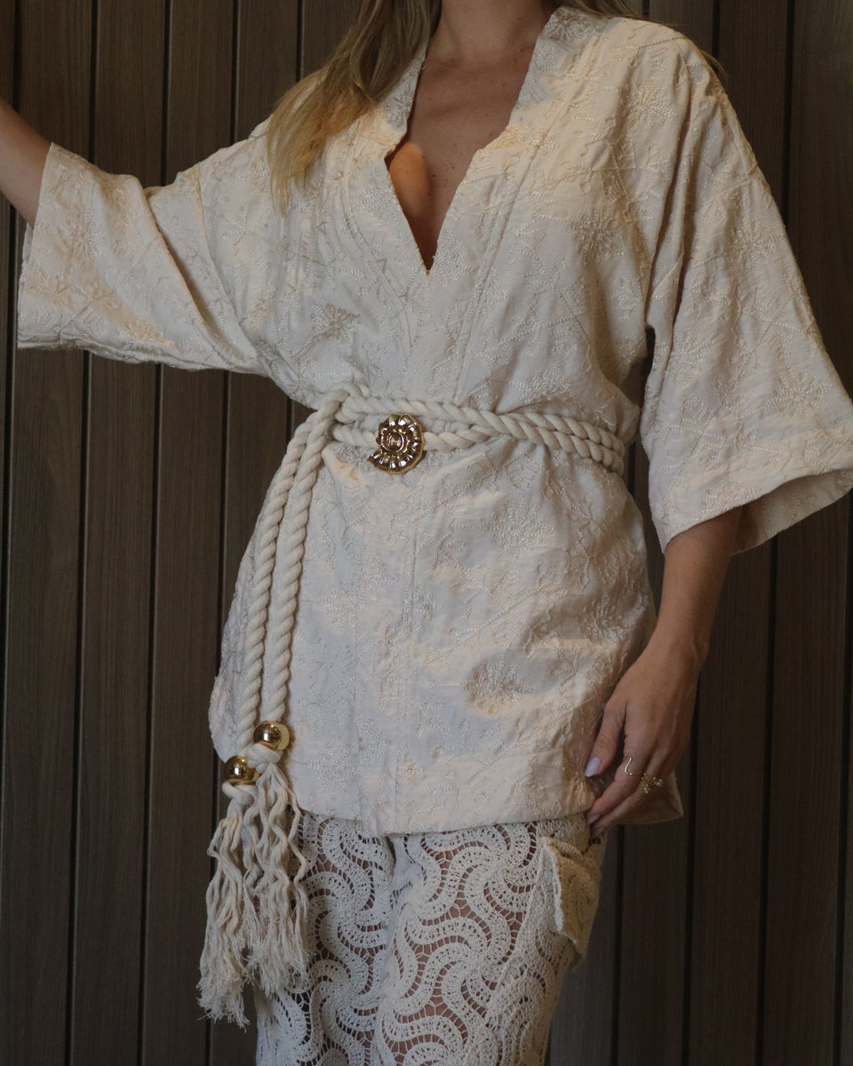 Saída Kimono Indonésia - Nude